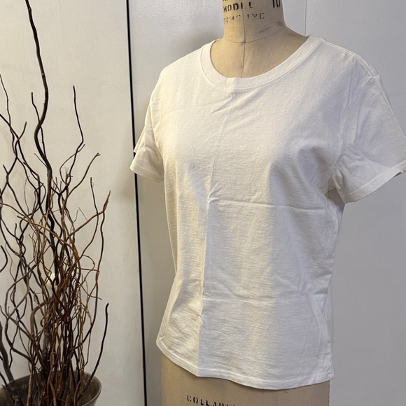 Urban Outfitters Tops - Urban Outfitters White Short Sleeve Tee